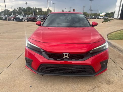 Used 2024 Honda Civic Sport Touring image 2