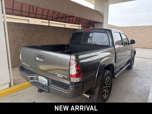 Used 2015 Toyota Tacoma PreRunner w/ TRD Sport Package image 2