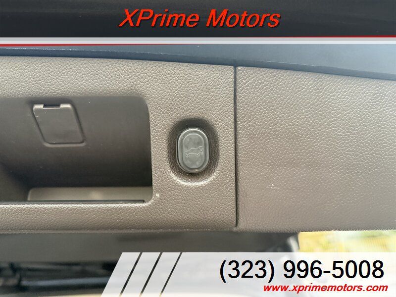 Used 2017 GMC Yukon XL Denali w/ Open Road Package AWD/4WD image 14