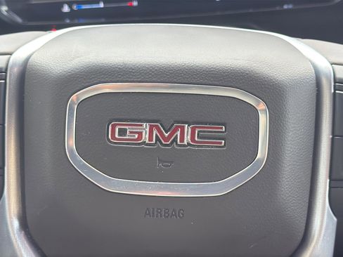 Used 2024 GMC Yukon SLT w/ SLT Luxury Package AWD/4WD image 29