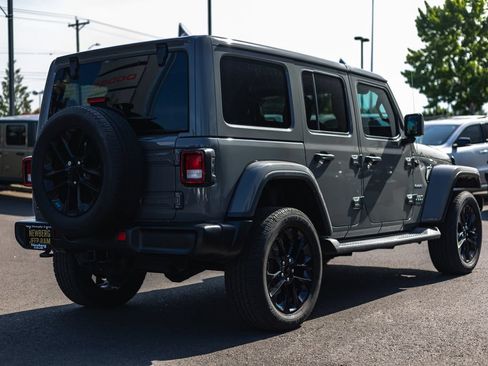 Used 2021 Jeep Wrangler Unlimited Sahara AWD/4WD image 8