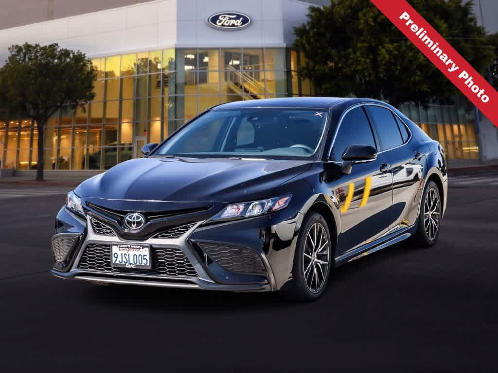 Used 2024 Toyota Camry SE FWD image 1