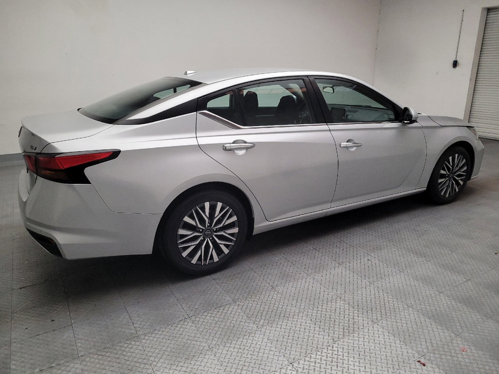 Used 2023 Nissan Altima 2.5 SV FWD image 10