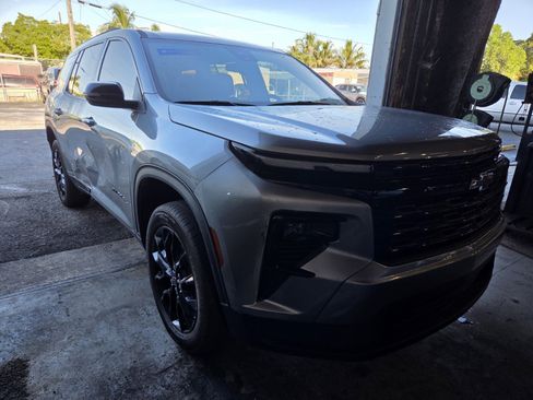 Certified 2025 Chevrolet Traverse LT w/ Midnight/Sport Edition FWD image 2