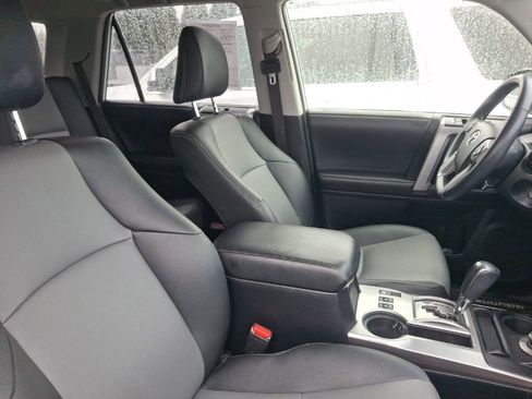 Used 2019 Toyota 4Runner SR5 Premium image 13