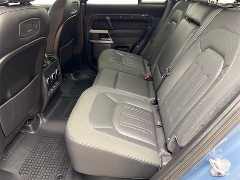 Used 2020 Land Rover Defender 110 SE image 32