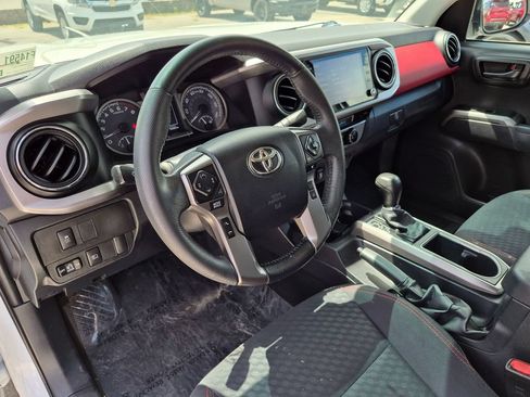 Used 2022 Toyota Tacoma SR5 w/ Technology Package RWD image 31