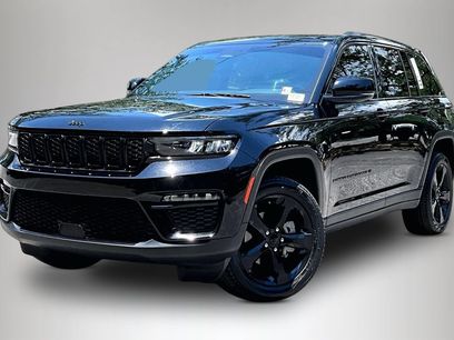 Used 2025 Jeep Grand Cherokee Limited w/ Black Appearance Package