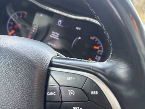 Used 2020 Jeep Grand Cherokee Overland image 23