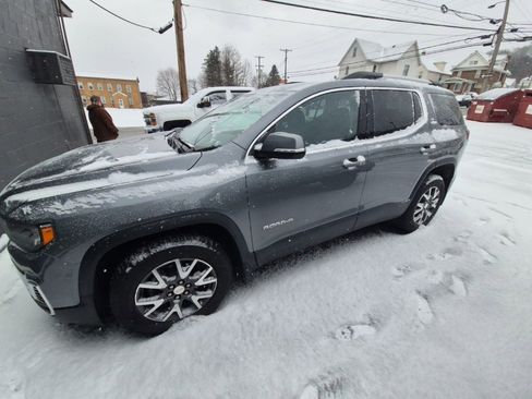 Used 2021 GMC Acadia SLE w/ Driver Convenience Package image 4