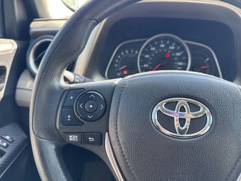 Used 2014 Toyota RAV4 LE image 12