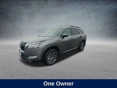Used 2024 Nissan Pathfinder SV image 10