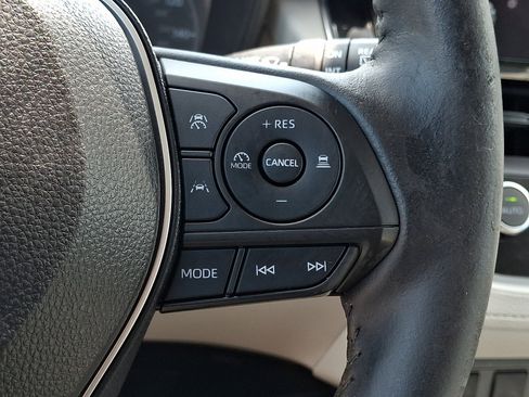 Certified 2023 Toyota Corolla Cross LE FWD image 23