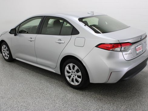 Used 2025 Toyota Corolla LE FWD image 9