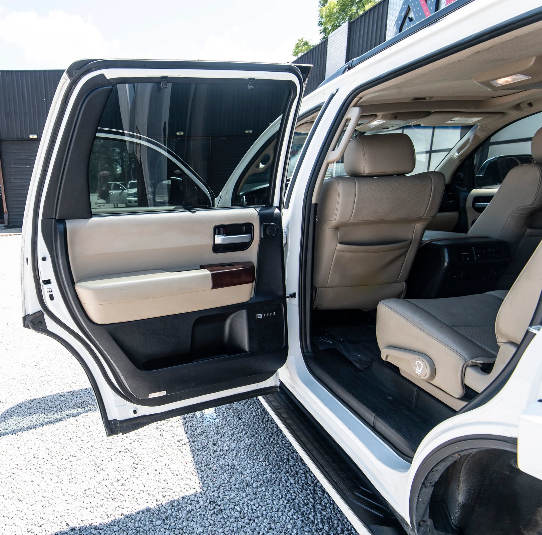 Used 2014 Toyota Sequoia Platinum AWD/4WD image 26