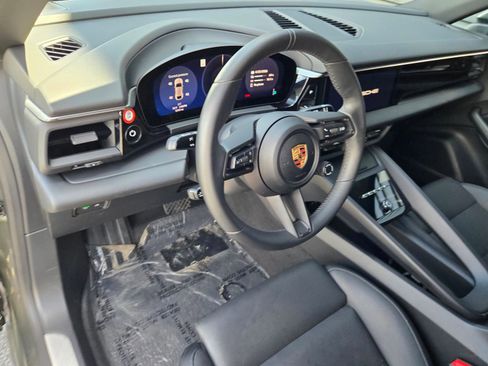 Certified 2025 Porsche Macan 4 Electric AWD/4WD image 4