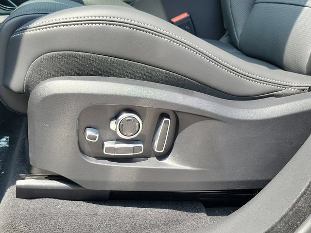 Used 2026 Jaguar F-PACE R-Dynamic S AWD/4WD image 22