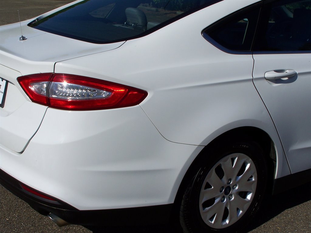 Used 2014 Ford Fusion S FWD image 25