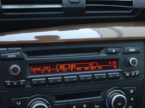 Used 2011 BMW 135i Convertible image 40