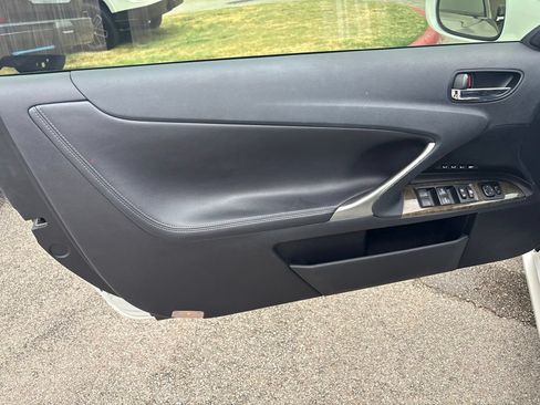 Used 2014 Lexus IS 250C w/ Luxury Package RWD image 11