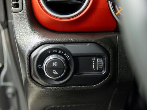 Used 2023 Jeep Gladiator Rubicon w/ Cold Weather Group image 74