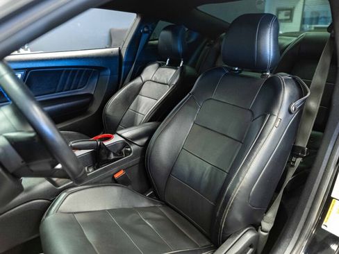 Used 2017 Ford Mustang GT Premium w/ GT Performance Package image 10