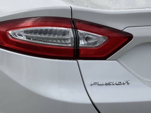 Used 2014 Ford Fusion SE FWD image 21