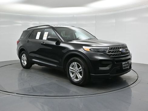 Certified 2022 Ford Explorer XLT image 60