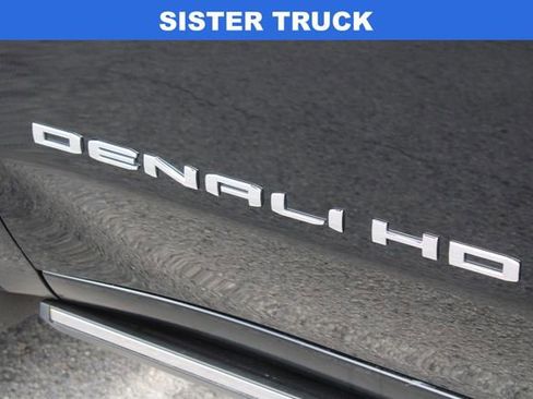 Used 2025 GMC Sierra 3500 Denali w/ Denali Reserve Package image 18