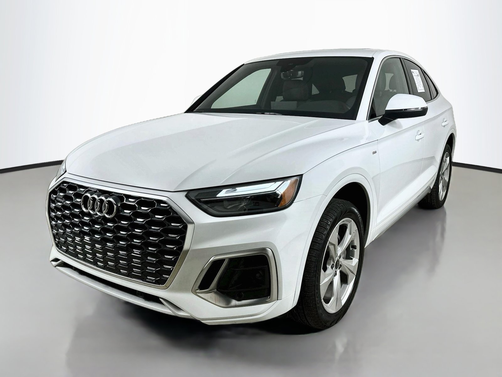 Used 2025 Audi Q5 2.0T Premium Plus w/ Premium Plus Package AWD/4WD image 1
