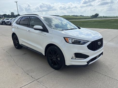 Used 2022 Ford Edge ST-Line image 3