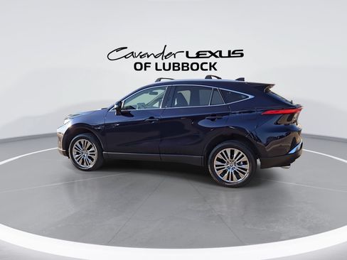 Used 2022 Toyota Venza XLE AWD/4WD image 6