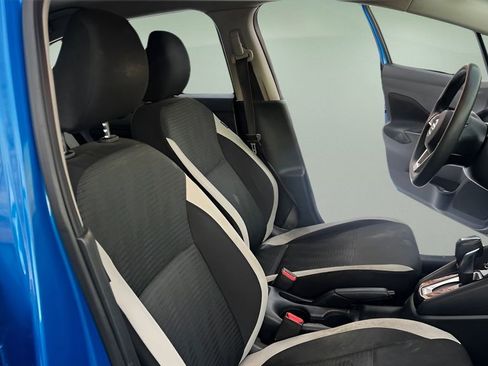 Used 2021 Nissan Versa SV image 21