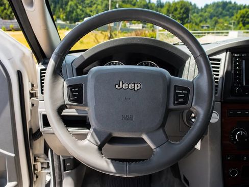 Used 2005 Jeep Grand Cherokee Limited AWD/4WD image 11