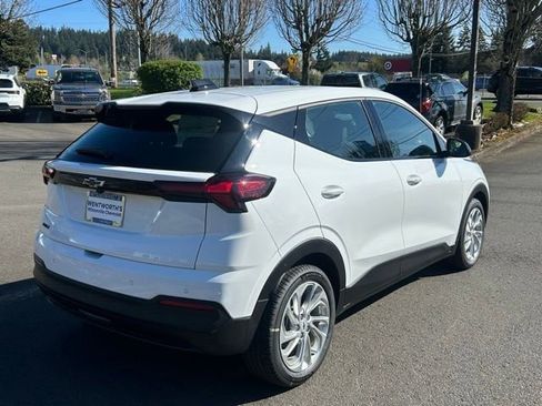 New 2027 Chevrolet Bolt LT image 7