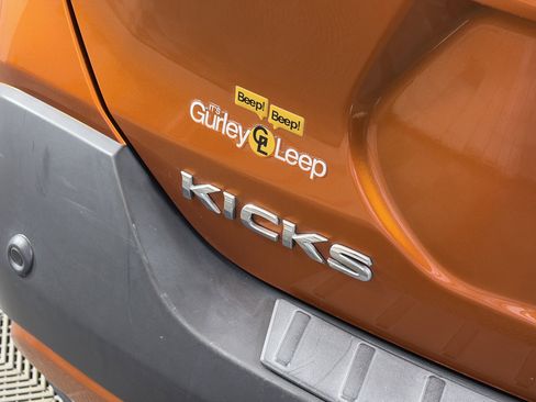Used 2020 Nissan Kicks SR w/ SR Premium Package image 16