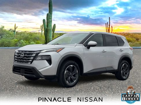 Used 2025 Nissan Rogue SV image 1