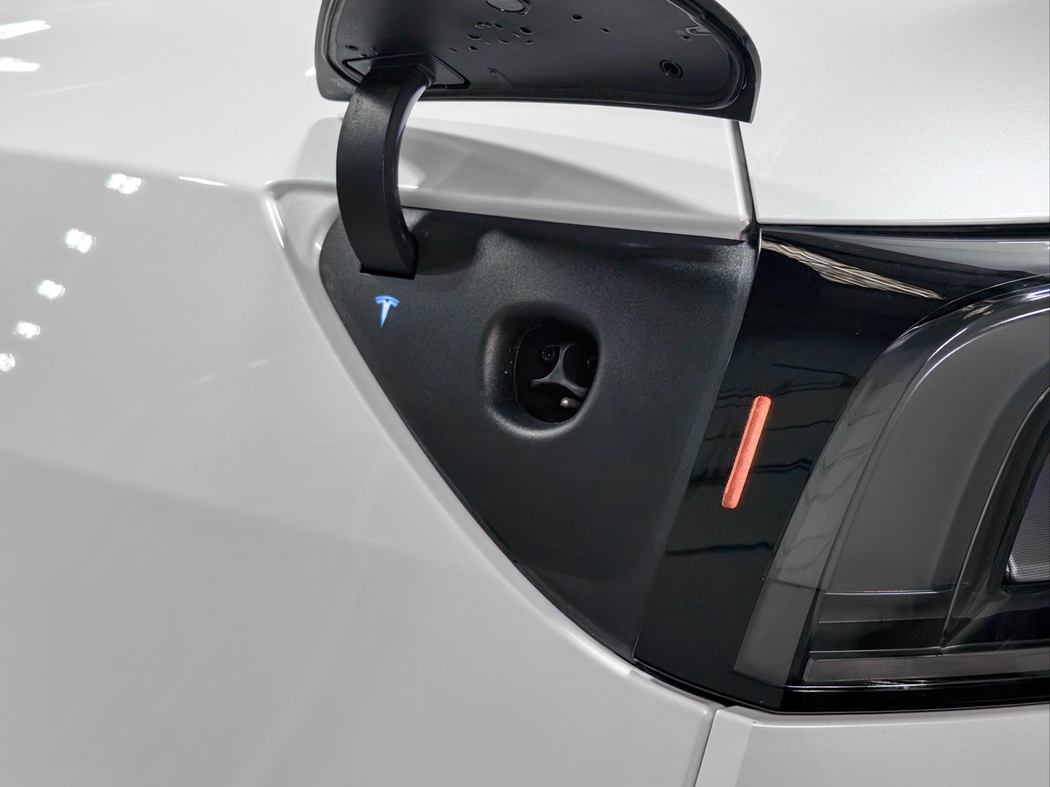 Used 2026 Tesla Model Y 2WD image 5