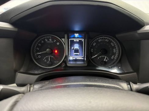 Used 2021 Toyota Tacoma TRD Off-Road AWD/4WD image 26