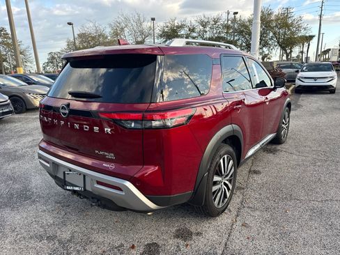 Used 2022 Nissan Pathfinder Platinum w/ Cargo Package image 5