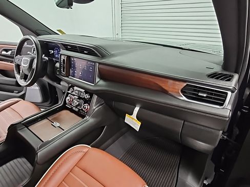Certified 2024 GMC Yukon Denali Ultimate image 45