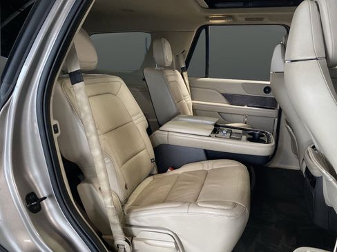 Used 2019 Lincoln Navigator Reserve w/ Cargo Package AWD/4WD image 34