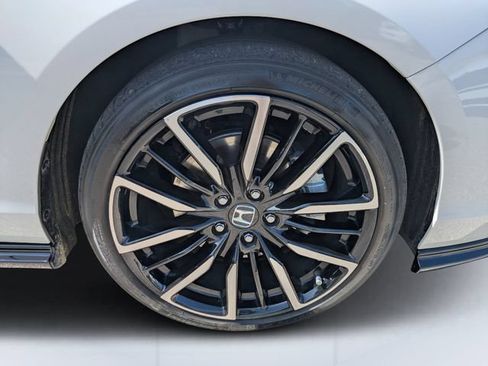 Used 2023 Honda Accord Touring image 10