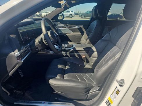 Used 2023 BMW 760i xDrive w/ Executive Package AWD/4WD image 7