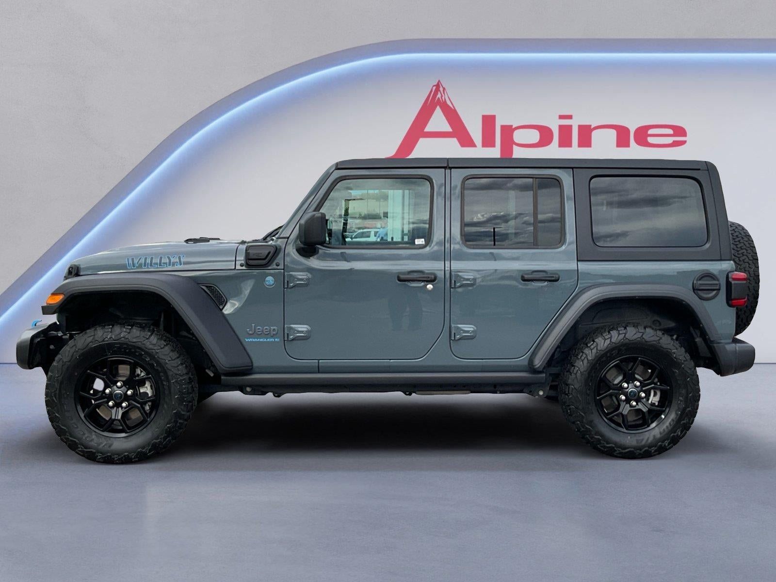 Used 2024 Jeep Wrangler Unlimited AWD/4WD image 2