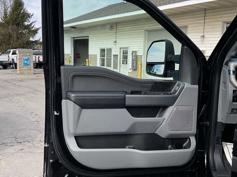 Used 2024 Ford F250 XLT w/ Black Appearance Package image 22