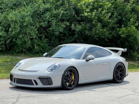 Used 2018 Porsche 911 GT3 w/ Sport Chrono Package RWD image 1