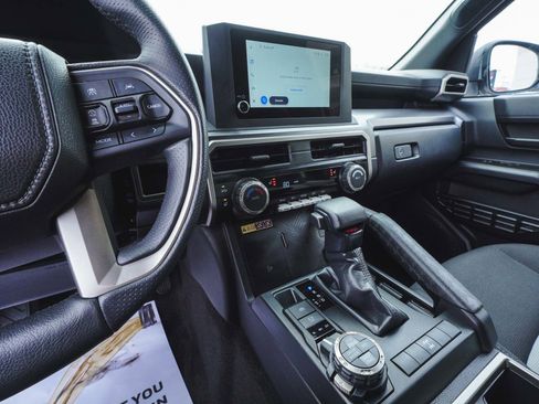 Used 2025 Toyota 4Runner TRD Off-Road image 17