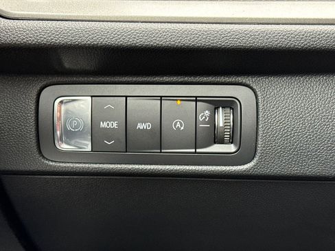 Used 2026 Chevrolet Traverse LT w/ Driver Confidence Package AWD/4WD image 28