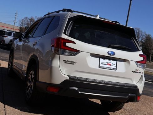 Used 2020 Subaru Forester Premium image 4